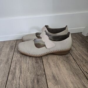 Rieker Doris Mary Jane Women's Size 41 Cream Shoes